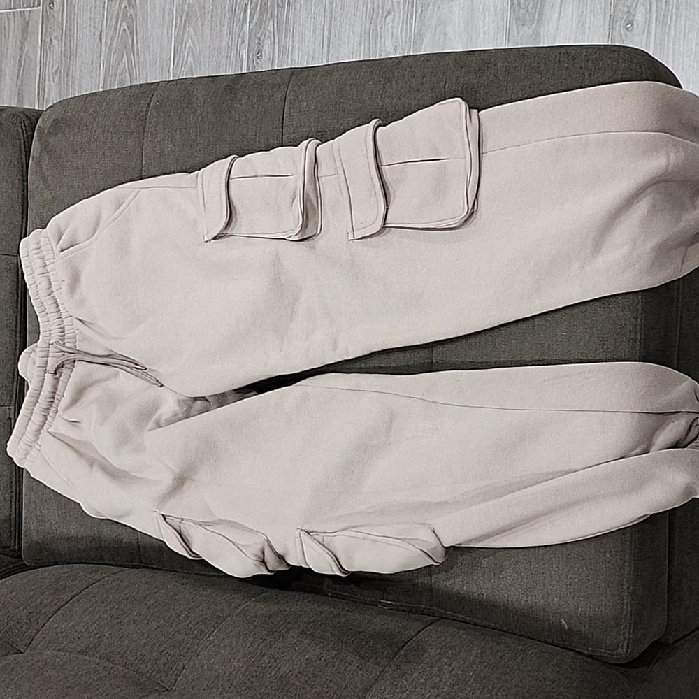 AEROPOSTALE Cargo Sweatpants in Taupe